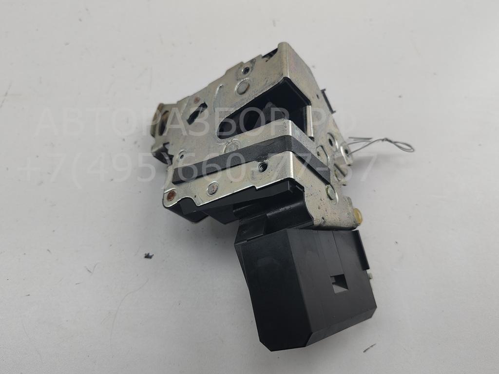 Замок двери передней правой