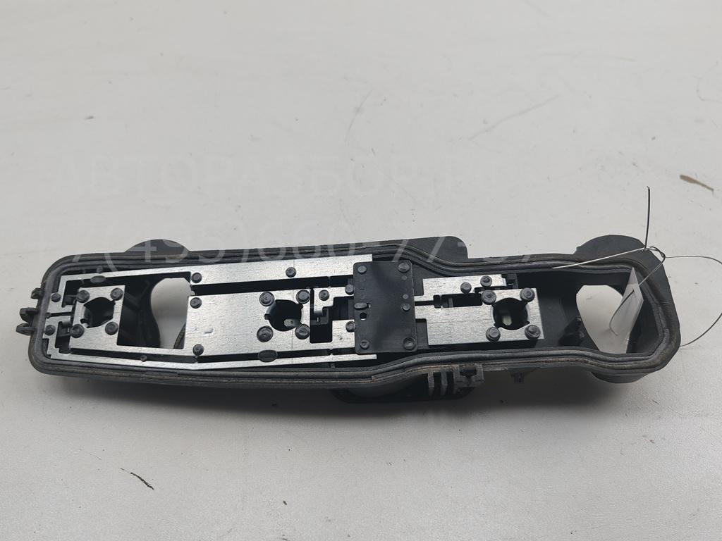 Плата заднего фонаря левого