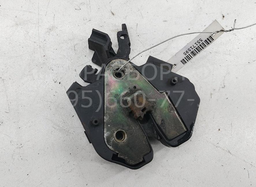 Замок капота