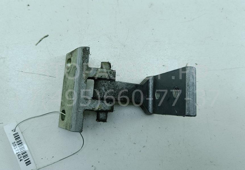 Петля двери