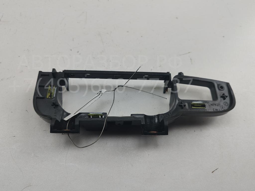 Ручка двери задней внутренняя правая