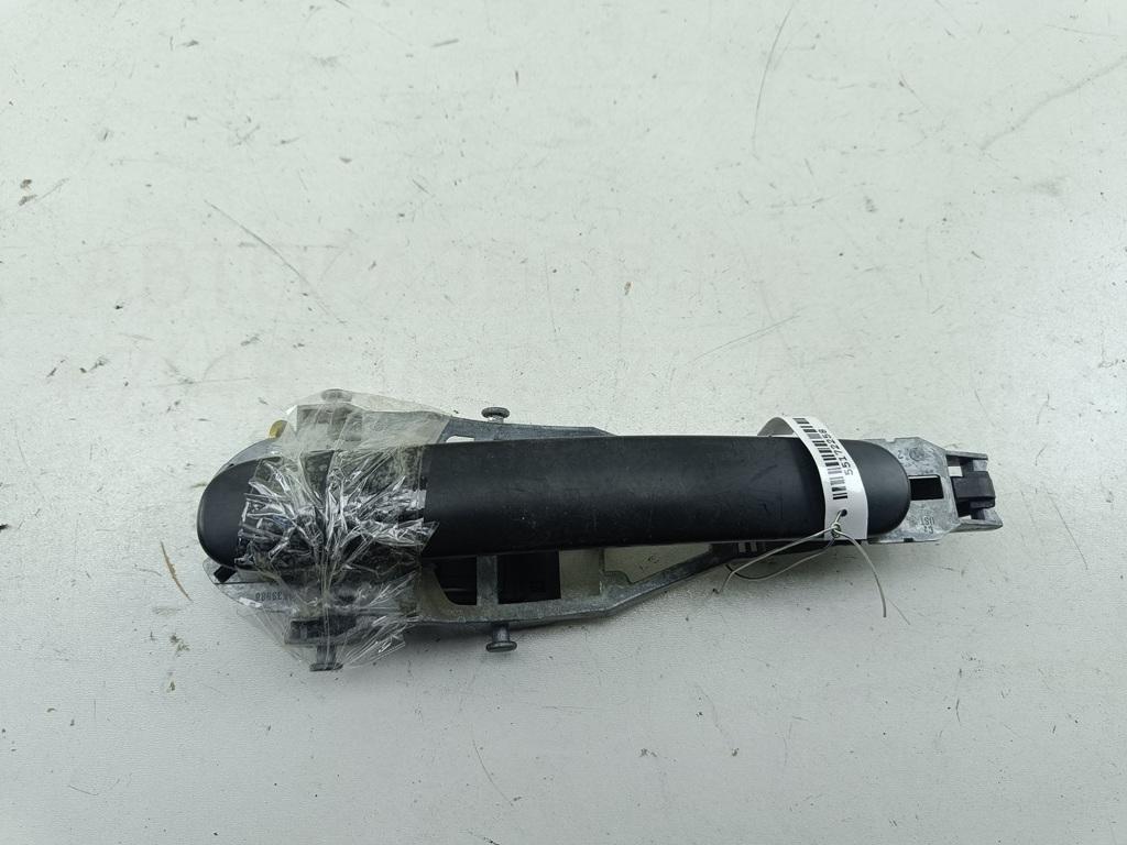 Ручка двери передней наружная правая