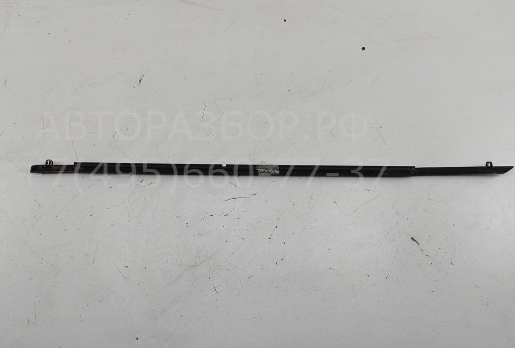 Накладка стекла переднего правого