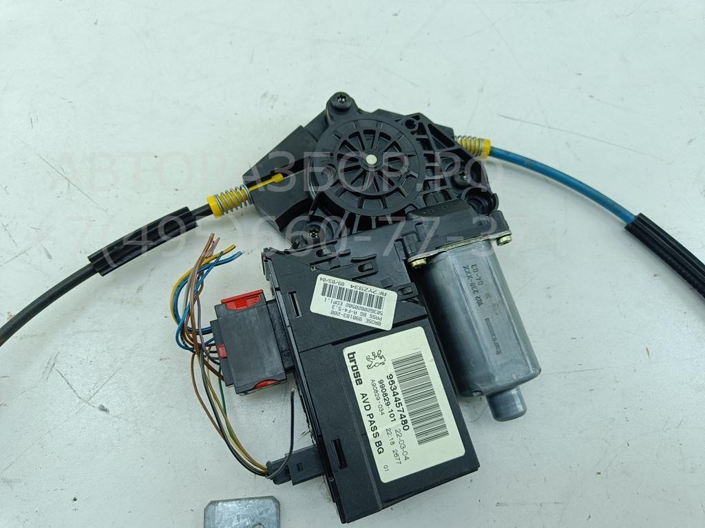 Стеклоподъемник электр. передний правый