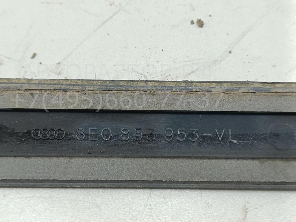 Молдинг двери передней левой