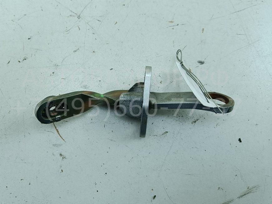 Петля крышки багажника