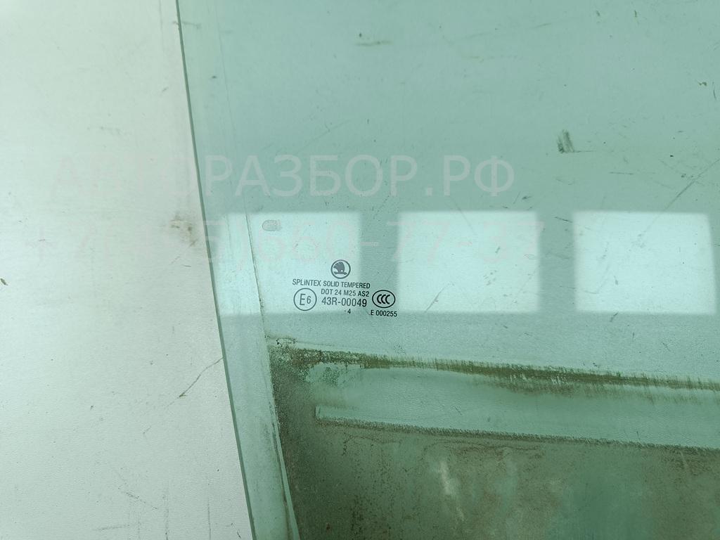 Стекло двери передней правой