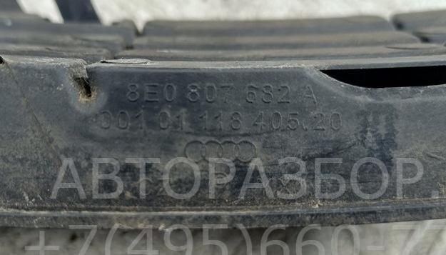 Рамка противотуманной фары правой