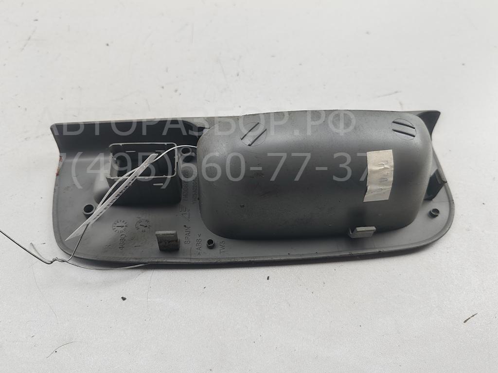 Ручка двери передней внутренняя правая