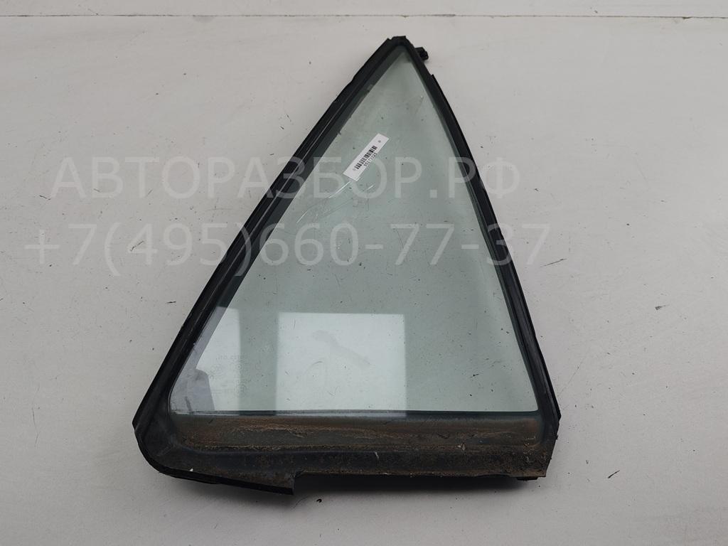 Стекло двери задней правой (форточка)