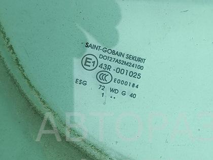 Стекло двери передней правой