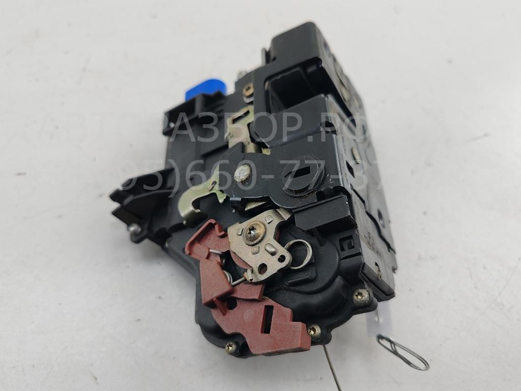 Замок двери задней левой