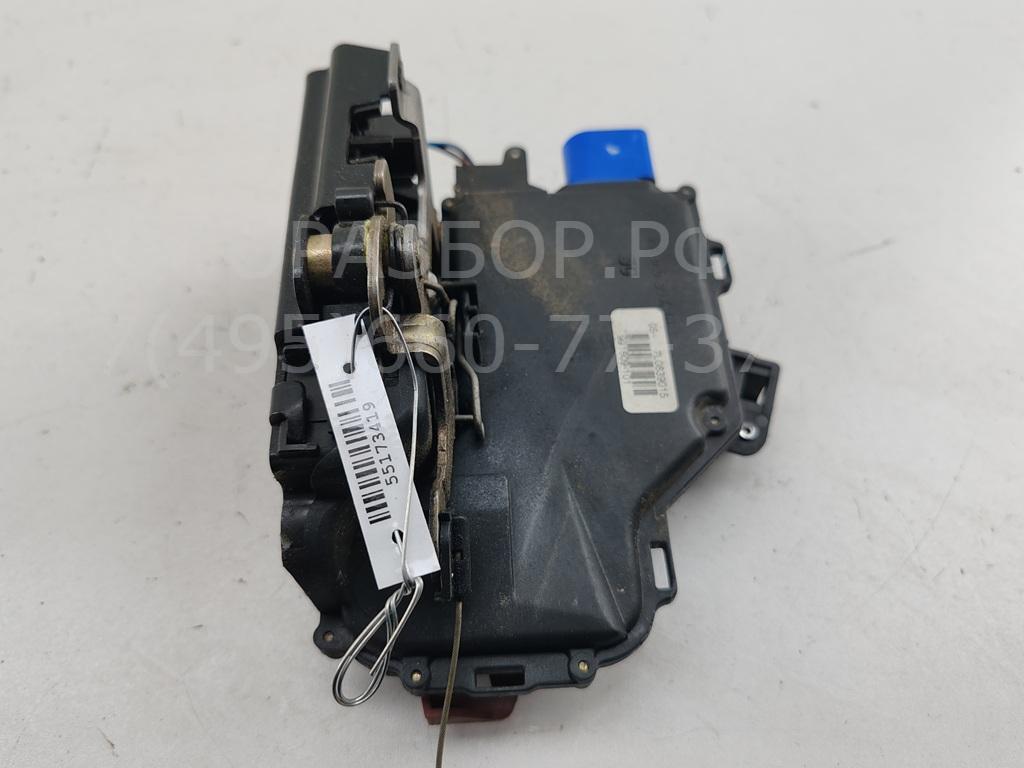 Замок двери задней левой