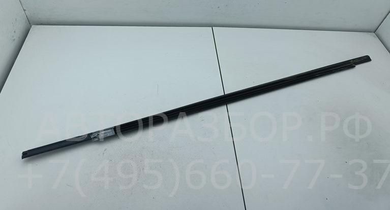 Накладка стекла переднего левого