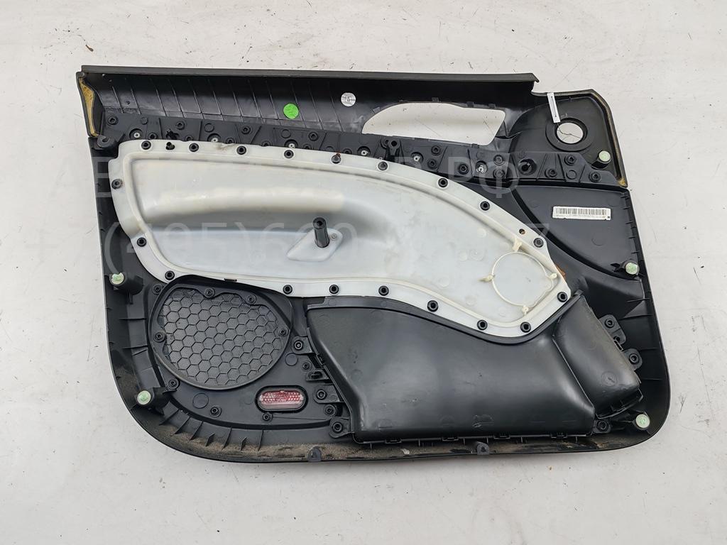 Обшивка двери передней правой