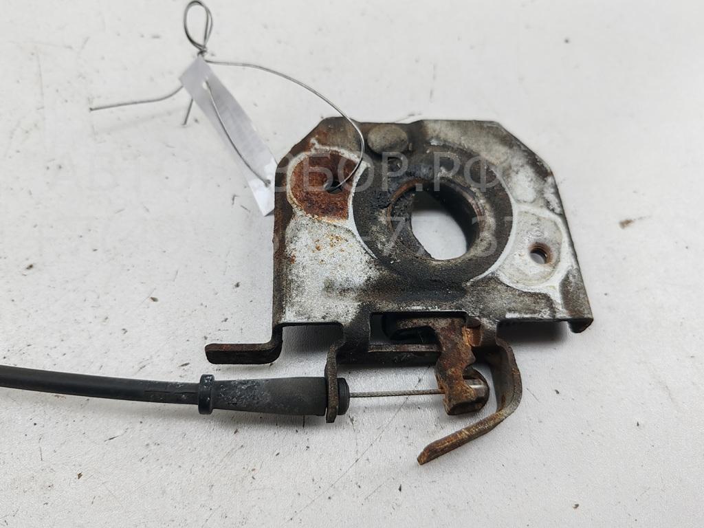 Замок капота