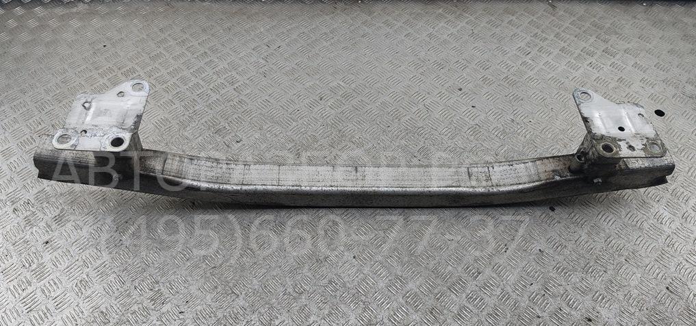 Усилитель переднего бампера