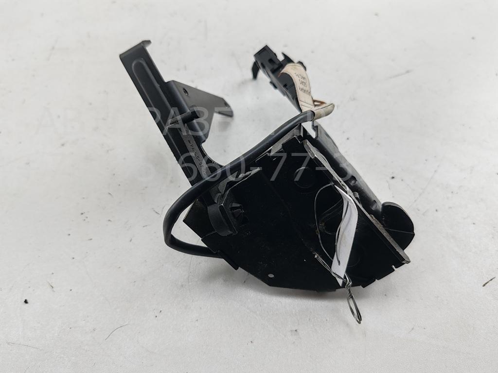 Замок багажника