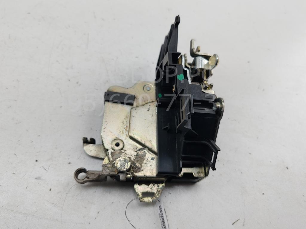 Замок двери передней правой