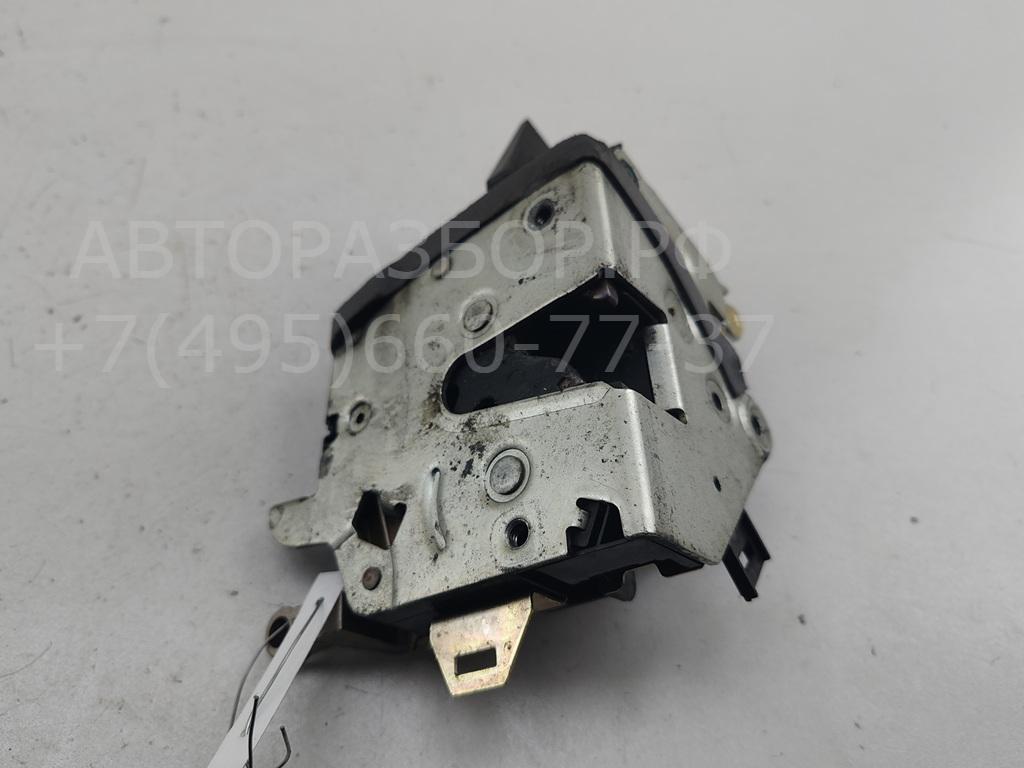 Замок двери передней левой