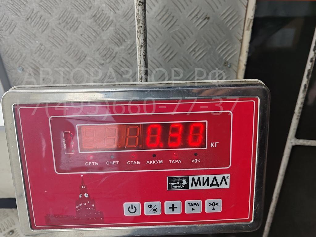 Накладка стекла переднего левого