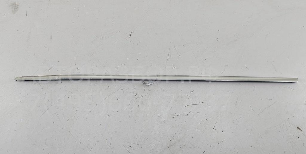 Накладка стекла переднего левого