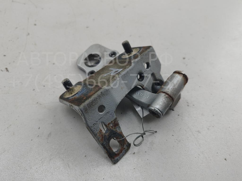 Петля крышки багажника