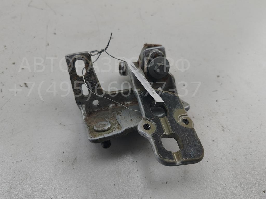 Петля крышки багажника