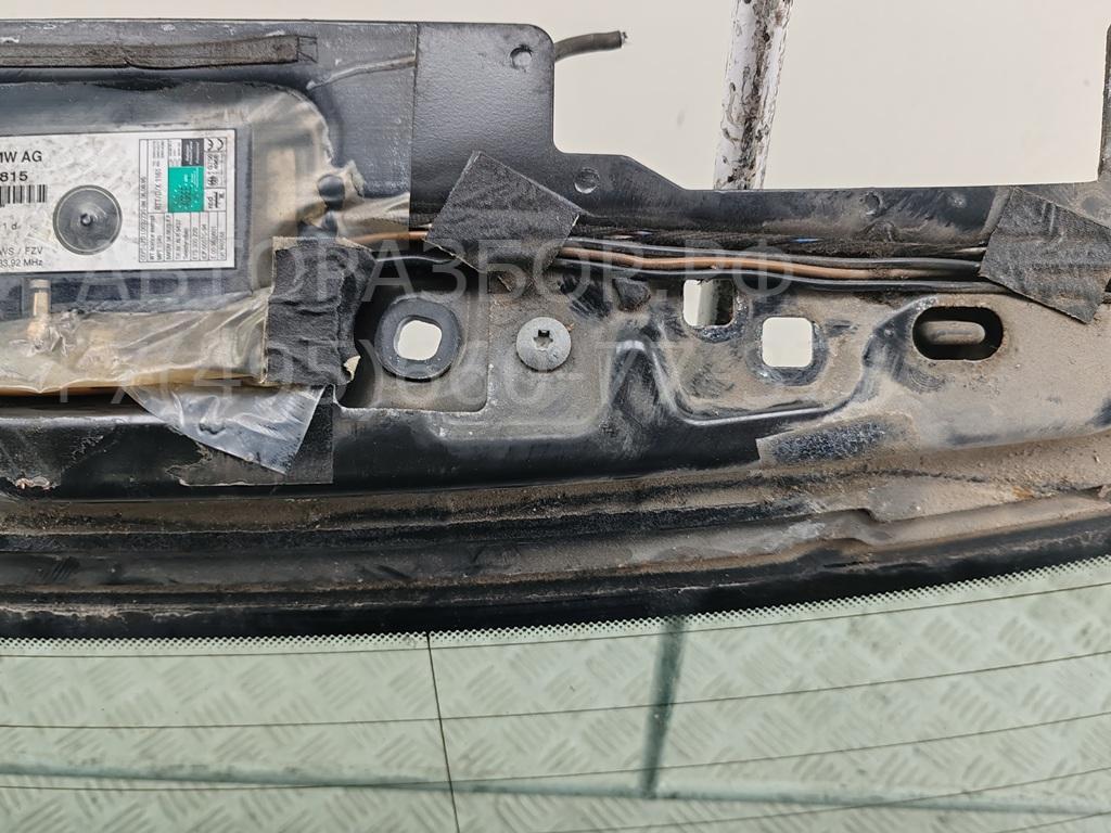 Стекло заднее