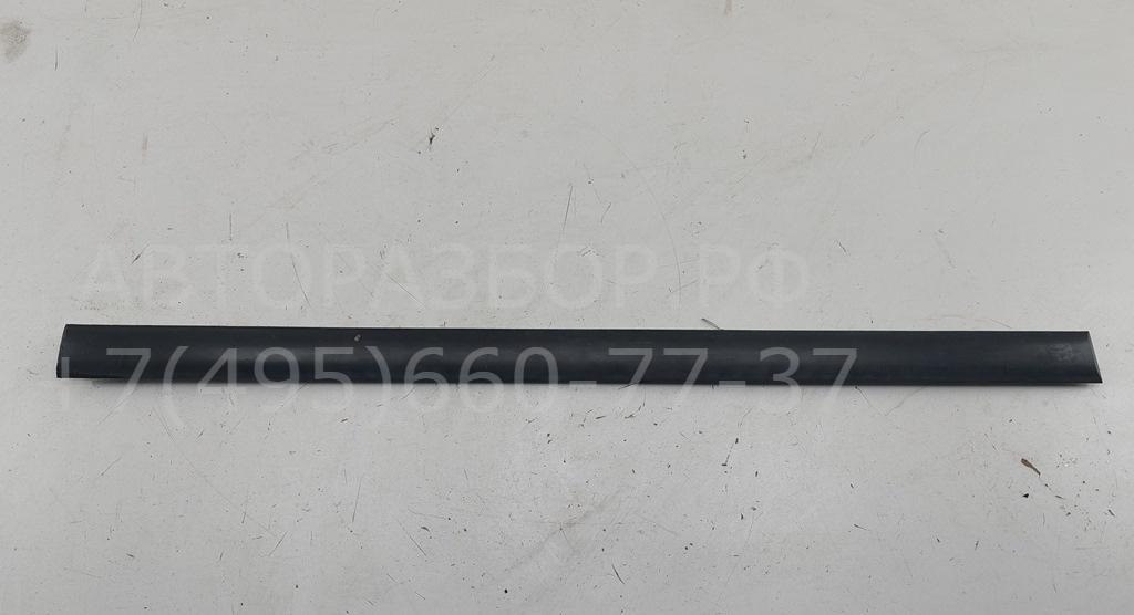 Молдинг двери передней левой