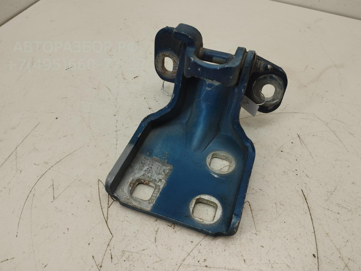 Петля двери