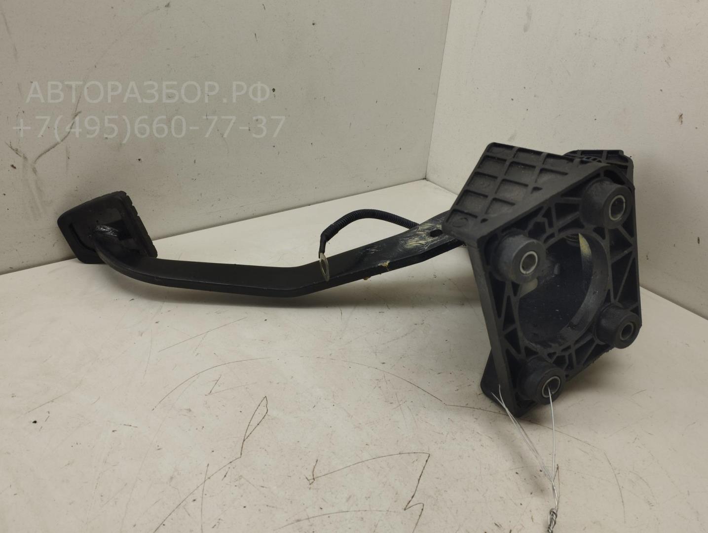 Педаль тормоза