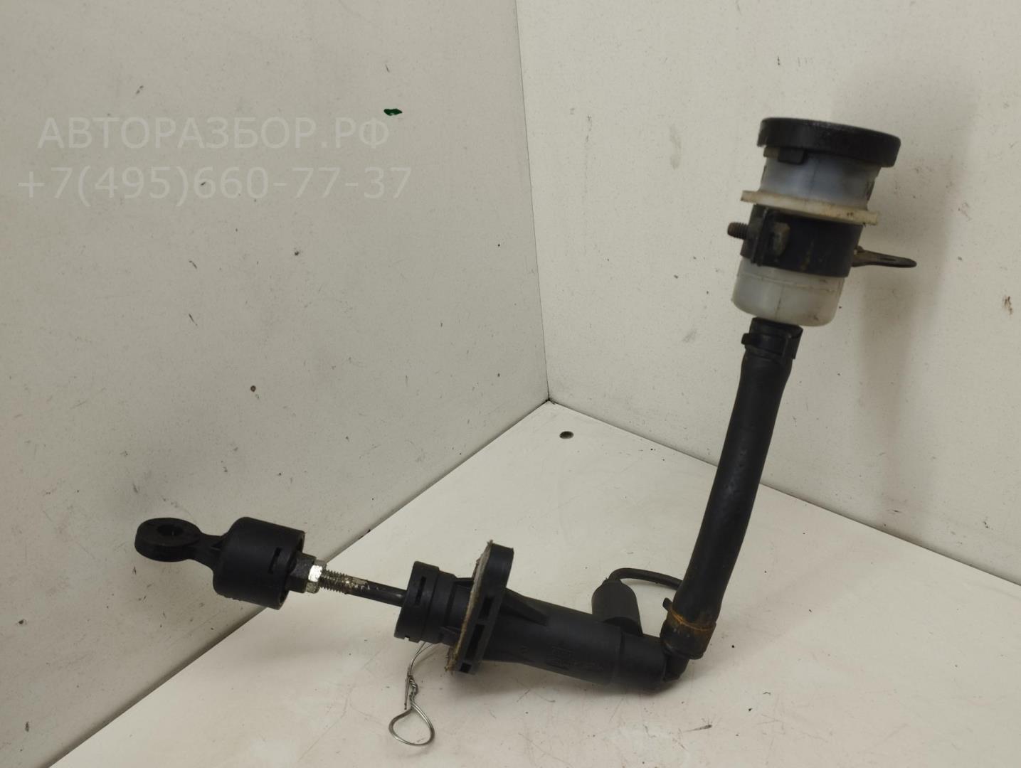 Цилиндр сцепления главный