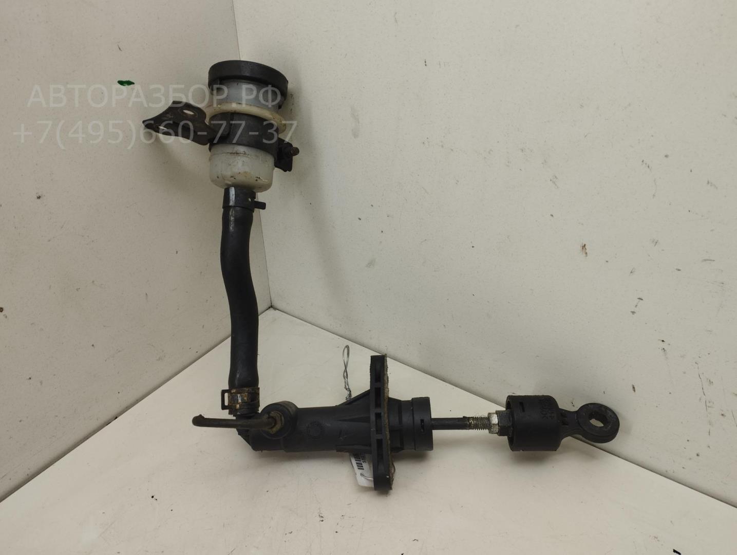 Цилиндр сцепления главный