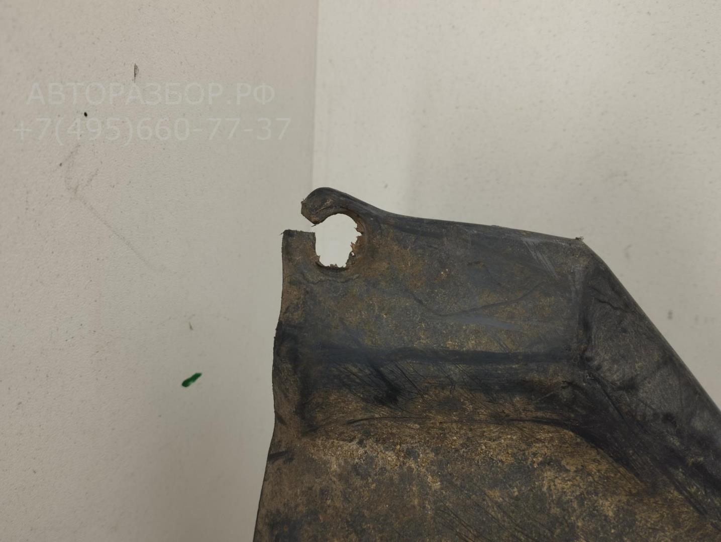 Брызговик задний правый