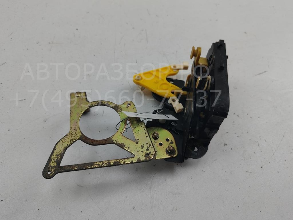 Замок двери задней левой