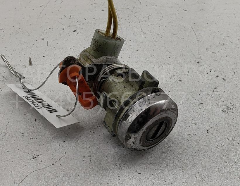 Вставка замка двери