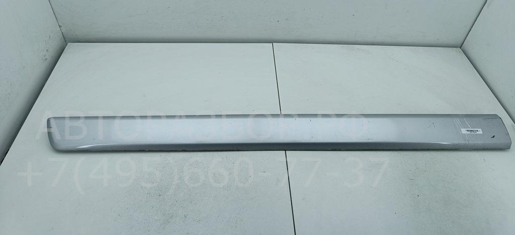 Молдинг двери передней левой