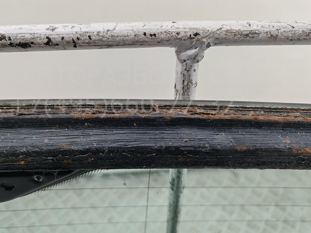 Стекло заднее