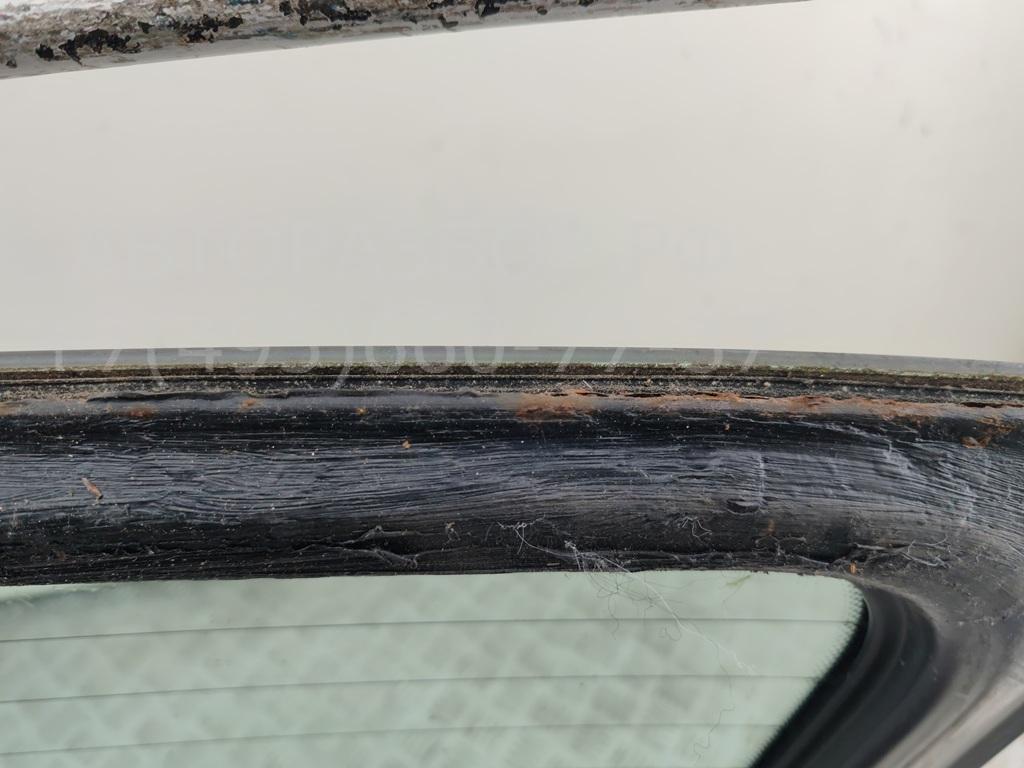 Стекло заднее