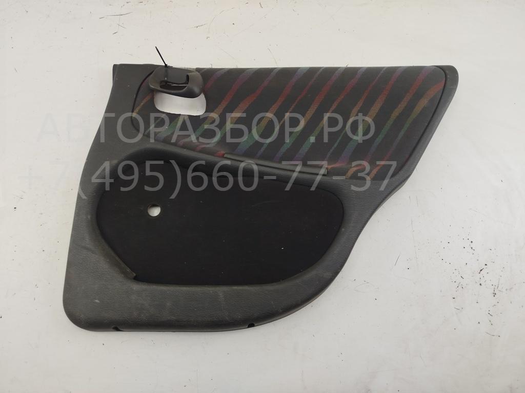 Обшивка двери задней правой