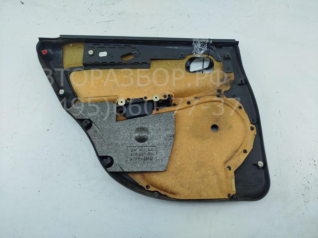 Обшивка двери задней правой