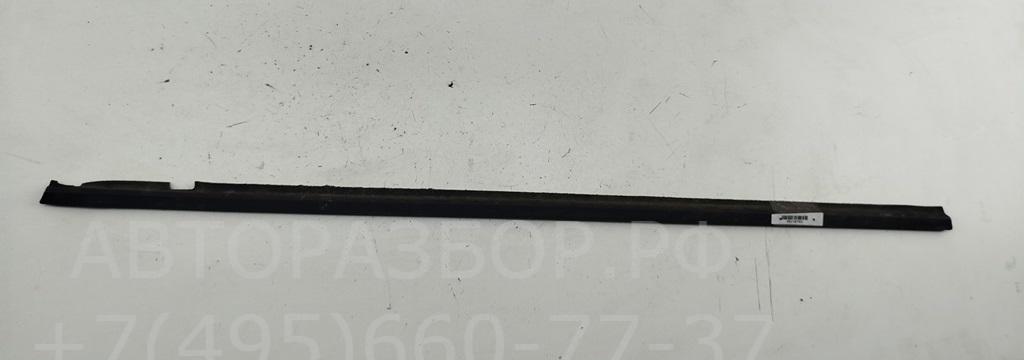 Накладка стекла заднего правого