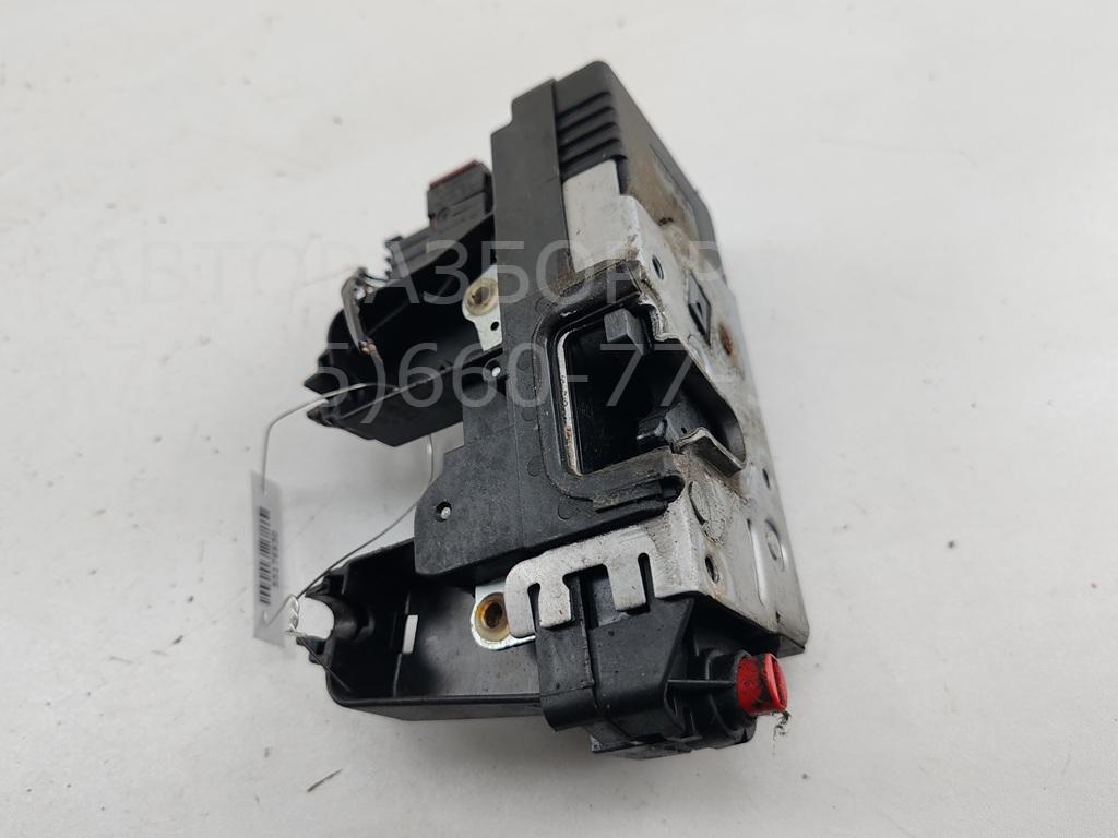 Замок двери задней правой