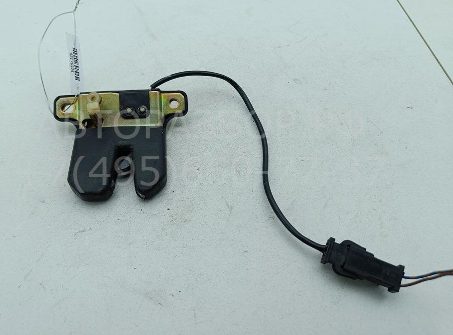 Замок багажника