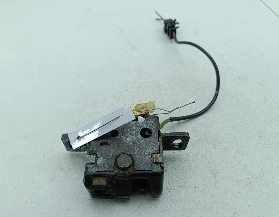 Замок багажника