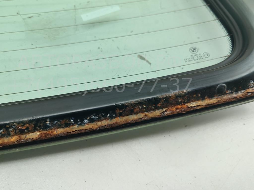 Стекло заднее