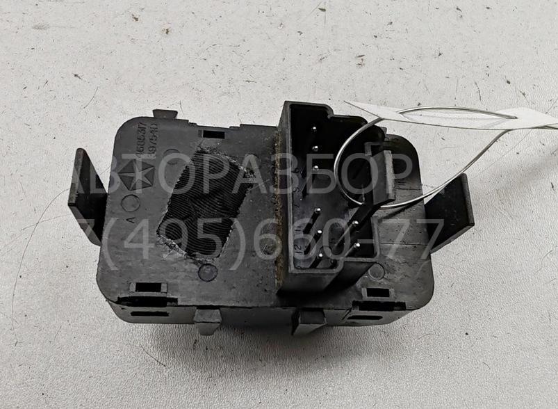 Кнопка регулировки зеркала