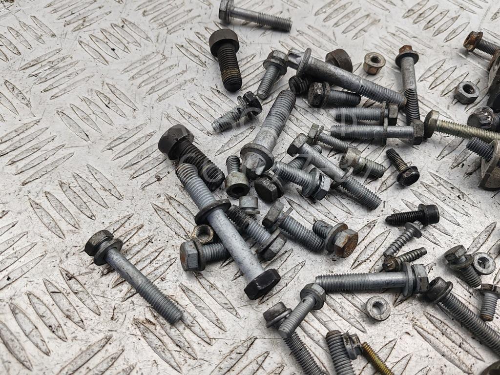 Болт коленвала