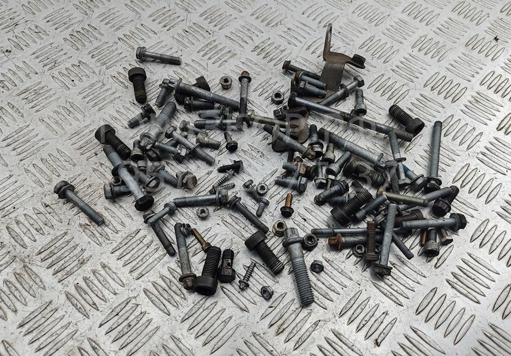 Болт коленвала